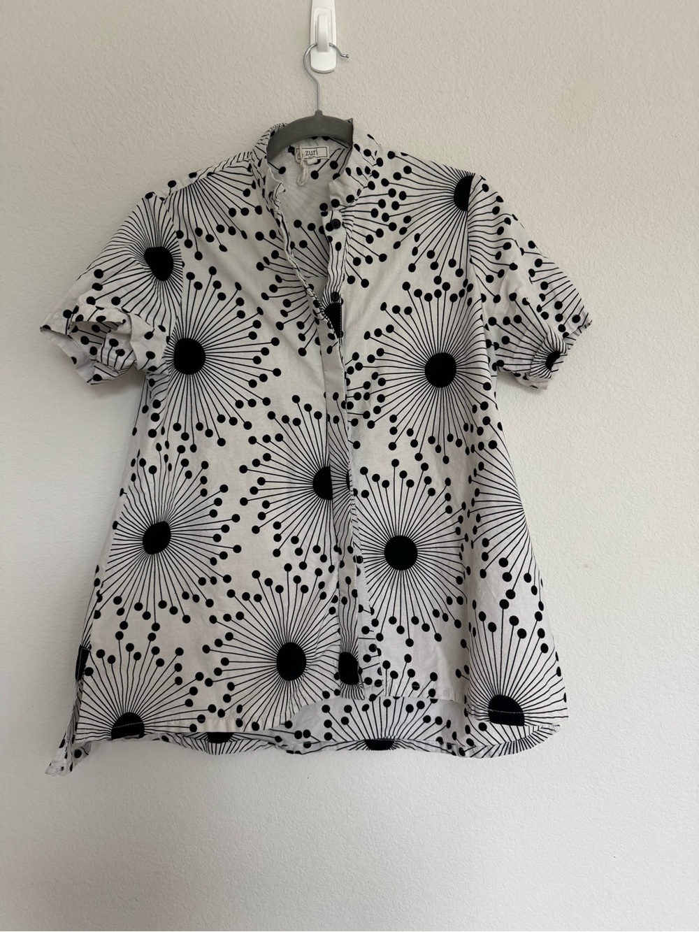 ZURI black & White Button-Up Top